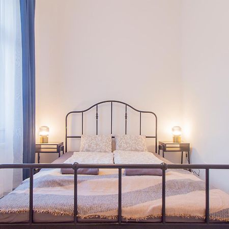Kalvin 2Bdr Apartment With Ac Budapest Luaran gambar