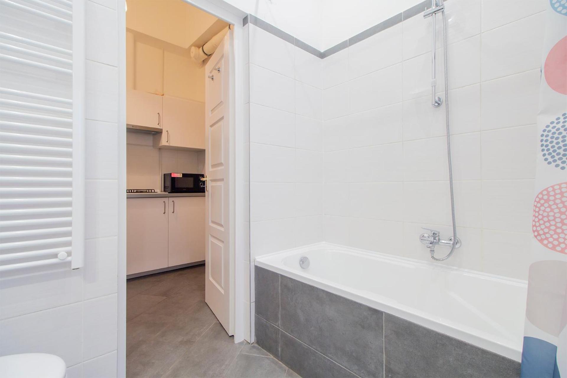 Kalvin 2Bdr Apartment With Ac Budapest Luaran gambar