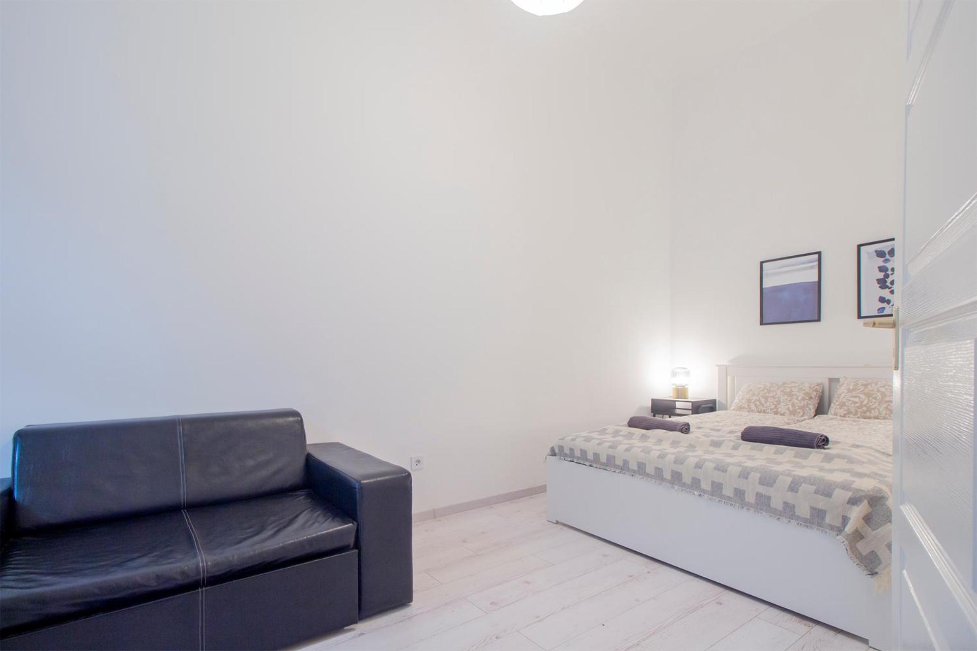 Kalvin 2Bdr Apartment With Ac Budapest Luaran gambar