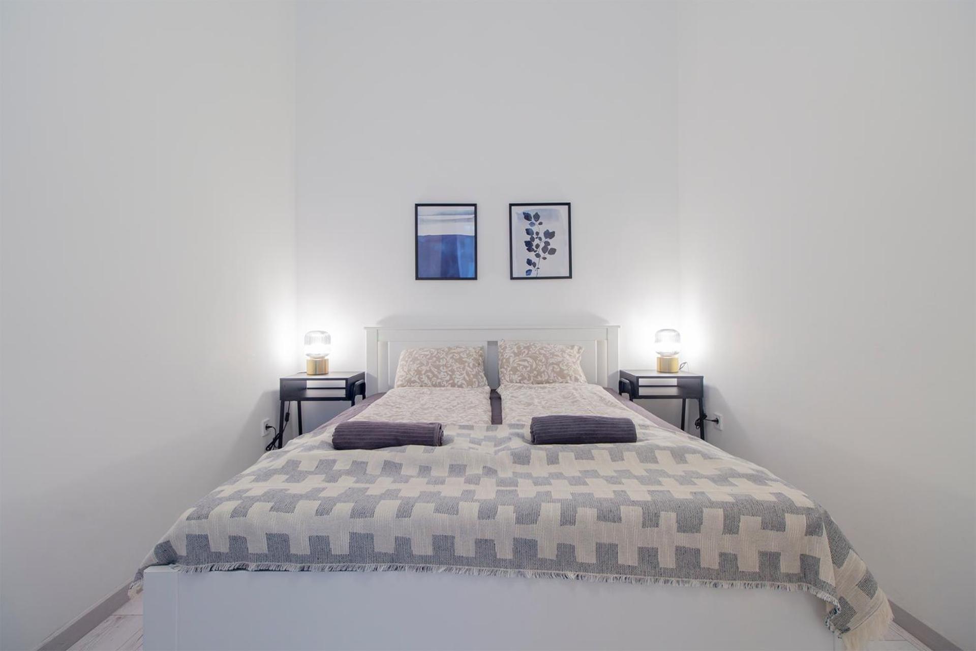 Kalvin 2Bdr Apartment With Ac Budapest Luaran gambar