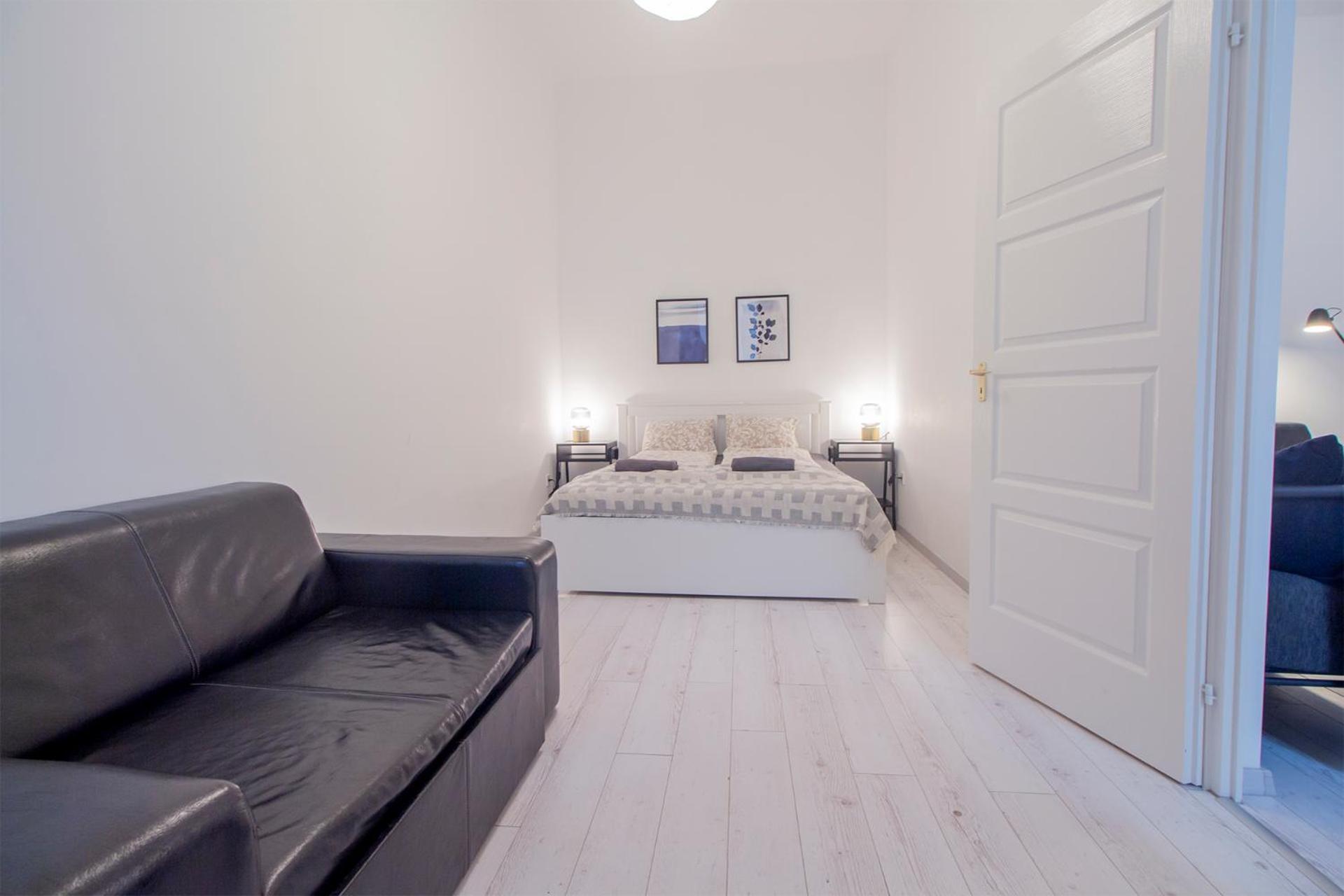 Kalvin 2Bdr Apartment With Ac Budapest Luaran gambar