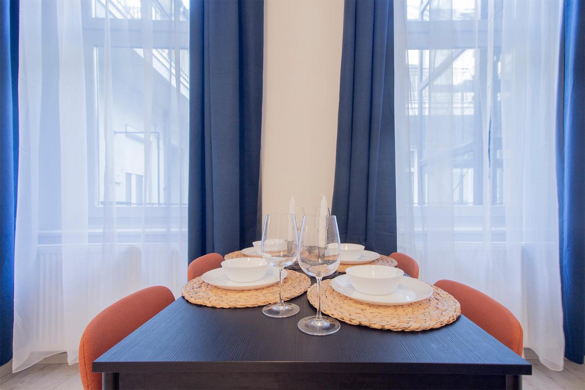 Kalvin 2Bdr Apartment With Ac Budapest Luaran gambar